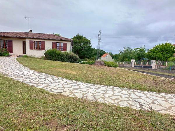 16470 SAINT MICHEL SAINT-MICHEL - MAISON FAMILIALE -TERRAIN AVEC FORT POTENTIEL
