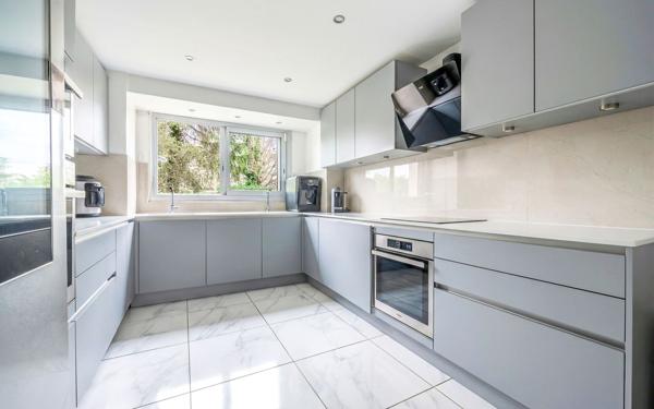 Appartement à vendre    4 pièces • 96,63 m2 Saint-Maur-des-Fossés