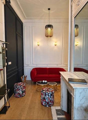 🏠 Paris 10ᵉ – Canal Saint-Martin | 2 pièces  superbement rénové !