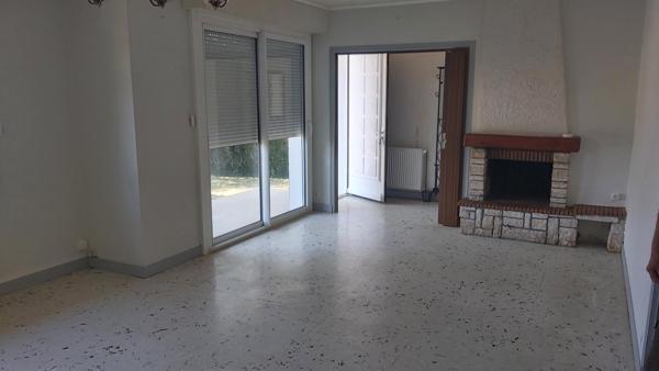 Jolie maison d'habitation fonctionnelle comprenant de nombreuses amélioration récentes