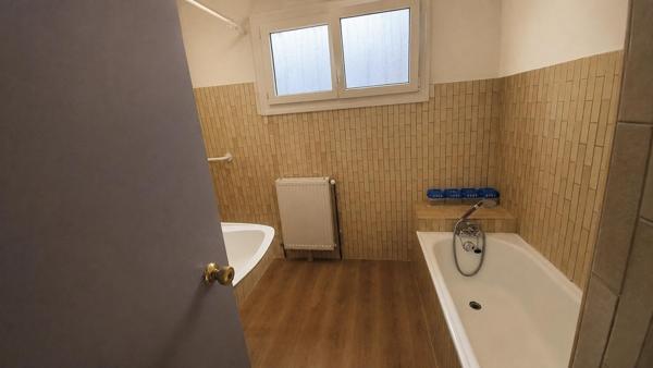 Jolie maison d'habitation fonctionnelle comprenant de nombreuses amélioration récentes