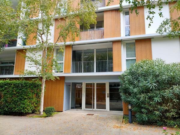 APPARTEMENT T2 44 M² + BALCON + CAVE + PARKING (CHARTRONS)