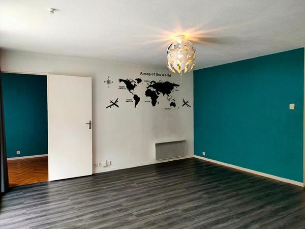 APPARTEMENT T2 44 M² + BALCON + CAVE + PARKING (CHARTRONS)