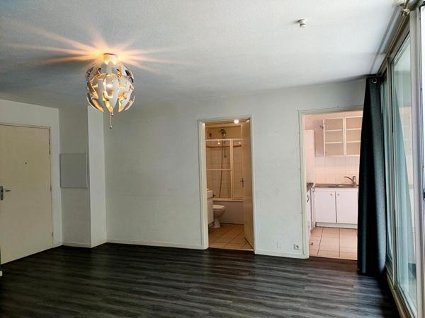 APPARTEMENT T2 44 M² + BALCON + CAVE + PARKING (CHARTRONS)