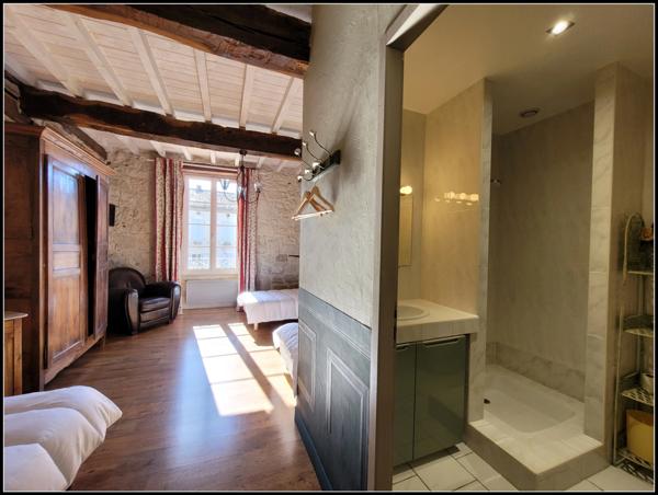 EXCLUSIVITÉ OPTIMHOME – Fonds de commerce Bar / Restaurant / Chambres d’hôtes – Emplacement exceptionnel à La Romieu (32480)