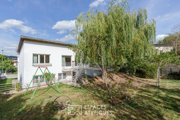 Maison d’architecte sixties et son jardin arboré
