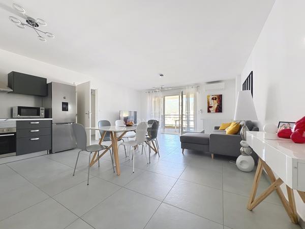 Appartement 3 pièce(s) 2 chambre(s) 70 m²