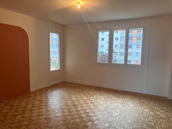 A LOUER - Appartement T4  non meublé
