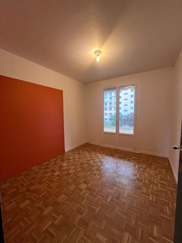 A LOUER - Appartement T4  non meublé