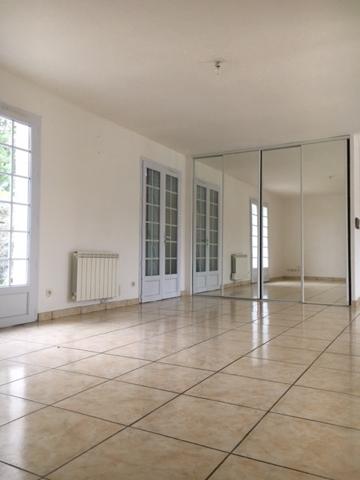 Saint-Just (18340) Maison de Plain-Pied 6 pièces avec 4/5 Chambres sur parcelle de 1000m2 à 10min de Bourges Est