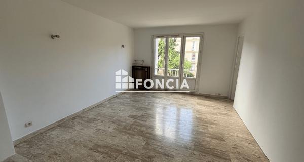 Location Appartement 4 pièces 64.5 m² - Villejuif 94800