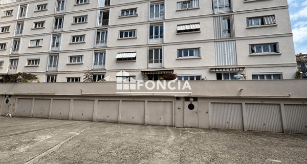 Location Appartement 4 pièces 64.5 m² - Villejuif 94800