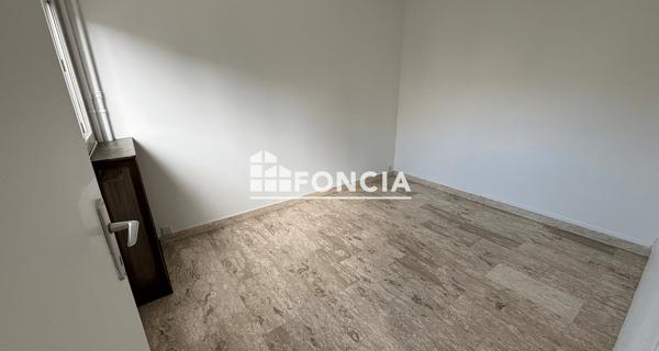 Location Appartement 4 pièces 64.5 m² - Villejuif 94800