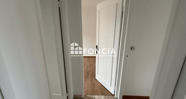 Location Appartement 4 pièces 64.5 m² - Villejuif 94800