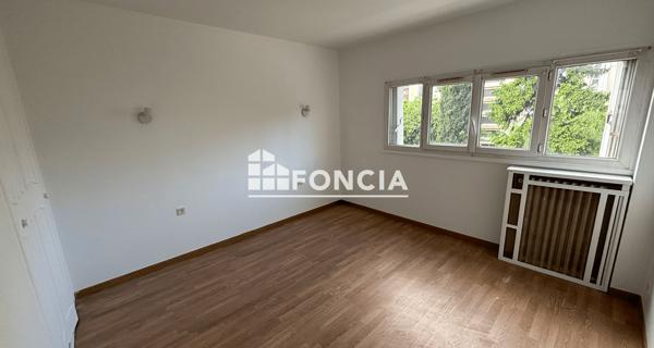 Location Appartement 4 pièces 64.5 m² - Villejuif 94800