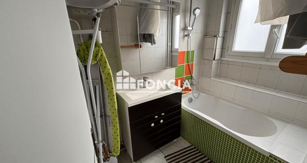 Location Appartement 4 pièces 64.5 m² - Villejuif 94800