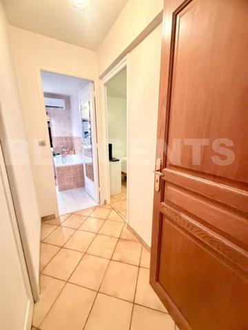 Maison traditionnelle env. 160 m² – Piscine – Terrain 2 400 m² – Sous-sol – 2 garages