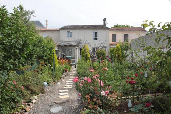 Maison coeur de village à découvrir rapidement