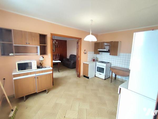 Maison d'habitation avec dépendance