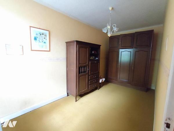 Maison d'habitation avec dépendance