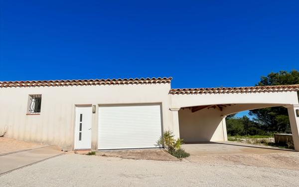 Maison à vendre    7 pièces •  Cuers