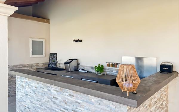 Maison à vendre    7 pièces •  Cuers