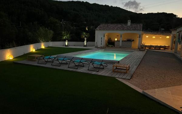 Maison à vendre    7 pièces •  Cuers