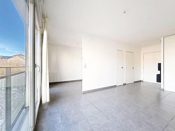 Rue Charial - Part Dieu - T1 bis sans vis à vis