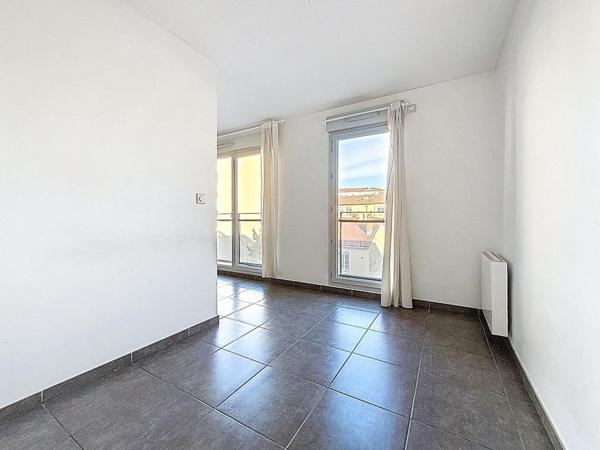 Rue Charial - Part Dieu - T1 bis sans vis à vis