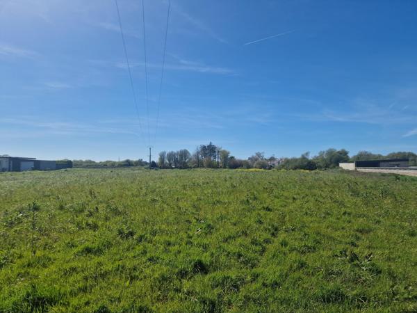 TERRAIN À BÂTIR - VIABILISÉ - 562 m2 - LIBRE CONSTRUCTEUR