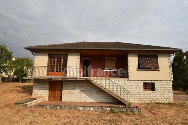 LA CLAYETTE - maison 156m² - avec entrepôt de 210m² sur terrain 3930m²