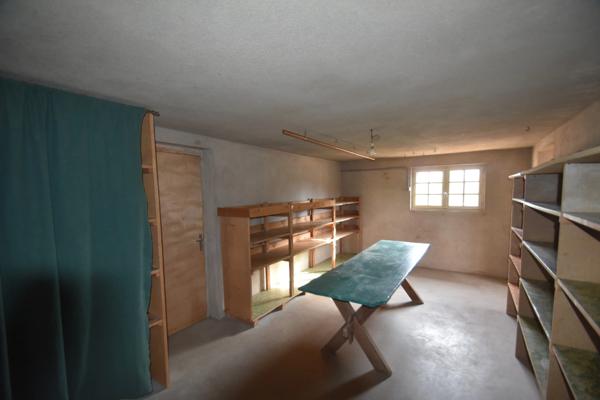 LA CLAYETTE - maison 156m² - avec entrepôt de 210m² sur terrain 3930m²