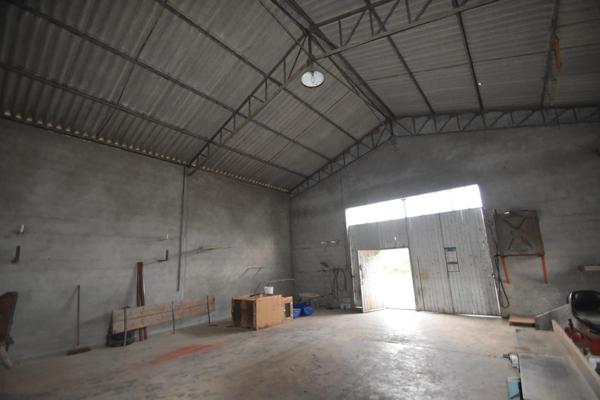 LA CLAYETTE - maison 156m² - avec entrepôt de 210m² sur terrain 3930m²