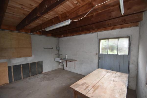 LA CLAYETTE - maison 156m² - avec entrepôt de 210m² sur terrain 3930m²