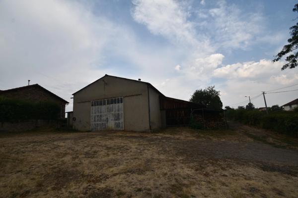 LA CLAYETTE - maison 156m² - avec entrepôt de 210m² sur terrain 3930m²