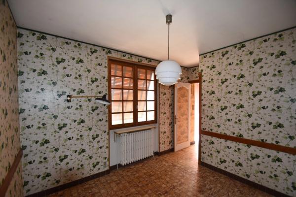 LA CLAYETTE - maison 156m² - avec entrepôt de 210m² sur terrain 3930m²