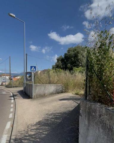 Terrain constructible pour un immeuble d'habitation avec une emprise au sol de 300 m² maximum