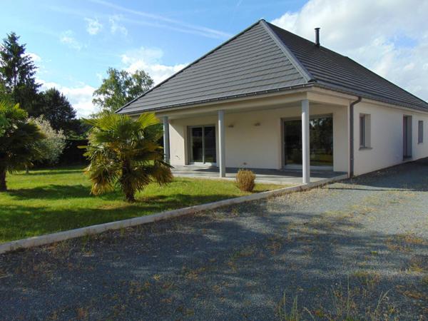 TRES BELLE MAISON CONTEMPORAINE DE PLAIN-PIED