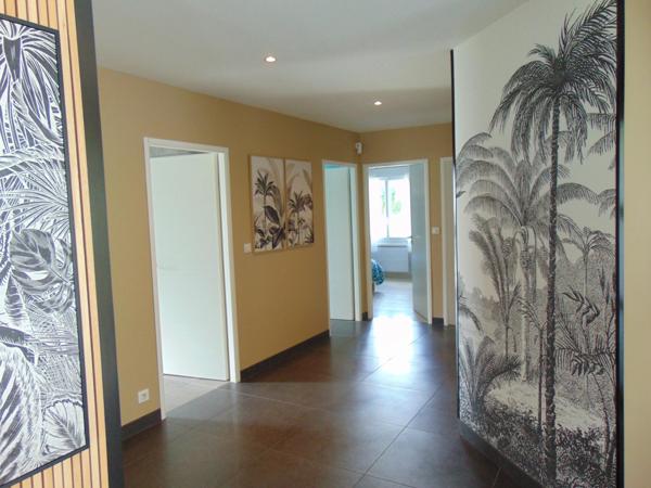 TRES BELLE MAISON CONTEMPORAINE DE PLAIN-PIED