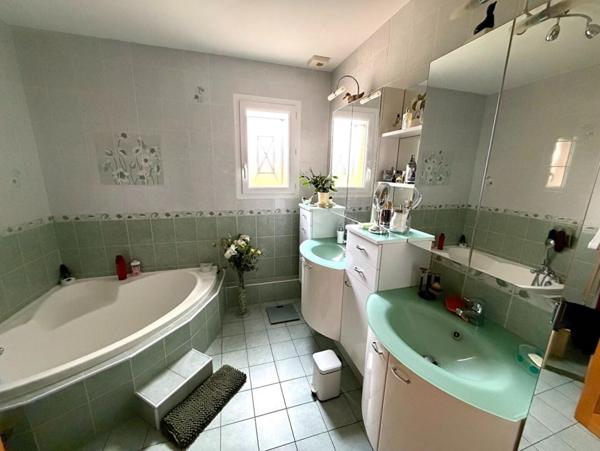 Villa plain-pied Château L'Evêque 141 m2