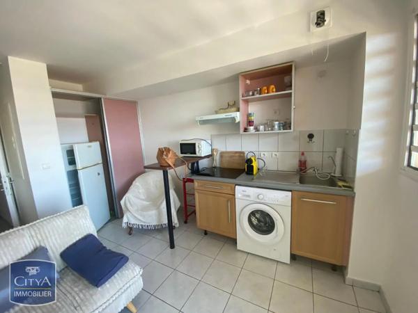 Appartement à louer 2 pièces Saint-Denis (97400)