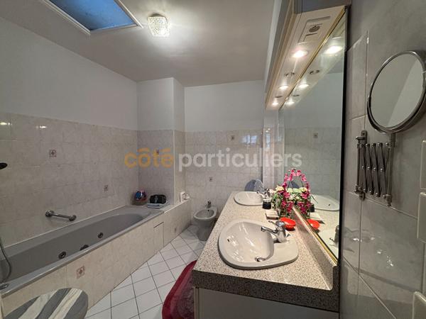 Vente
                Maison109 m² - 5 Pièces -
                    AGEN (47000)