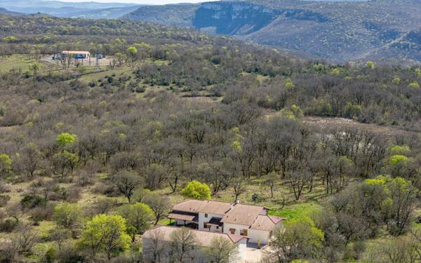 Maison à vendre    7 pièces •  Saint-Antonin-Noble-Val