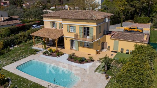 VILLA 5 CHAMBRES GRAND JARDIN A PIED DU VILLAGE DE VALBONNE