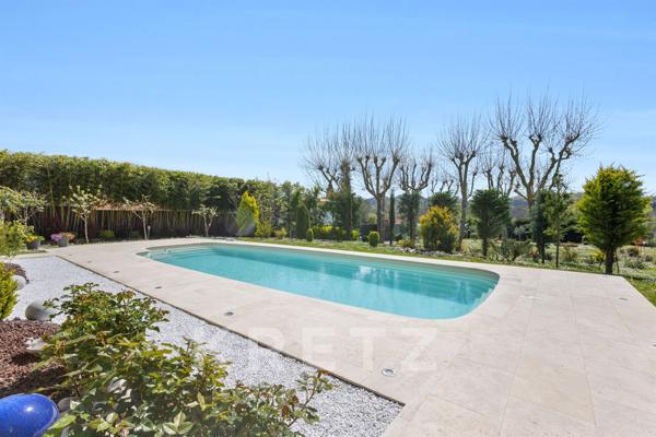 VILLA 5 CHAMBRES GRAND JARDIN A PIED DU VILLAGE DE VALBONNE