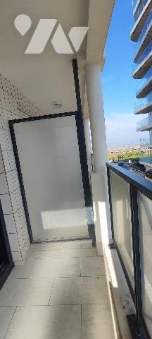 Studio-cabine (lit double) de 29m² avec balcon vue latérale mer et cave secteur centre-ville