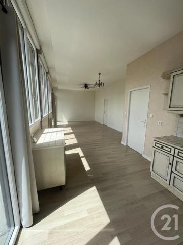 Appartement F4 à vendre  4 pièces - 76,75 m 2   COMMEQUIERS  - 85