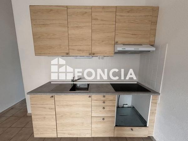 Location Appartement 2 pièces 30.79 m² - LE CLOS DES PEUPLIERS Hyeres 83400