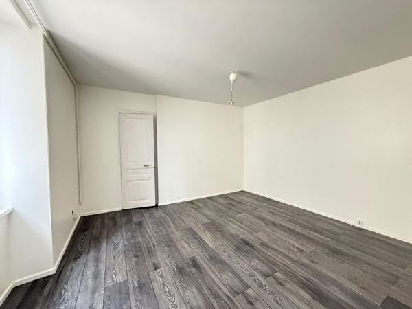 Appartement Lons-Le-Saunier 47.45 m² / 2 pièces / 1 chambres / + 150 m² combles aménageables