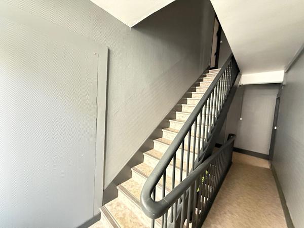 Appartement Lons-Le-Saunier 47.45 m² / 2 pièces / 1 chambres / + 150 m² combles aménageables